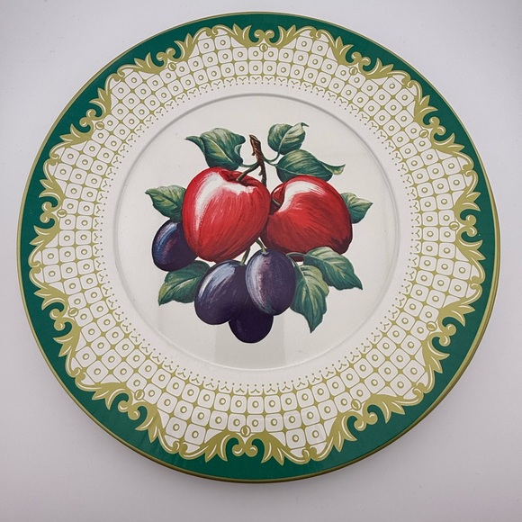 Vintage Metal Hanging Plates, Tin Plate, Collector Plate, Fruit Plates, Set of 4 - Picture 4 of 6